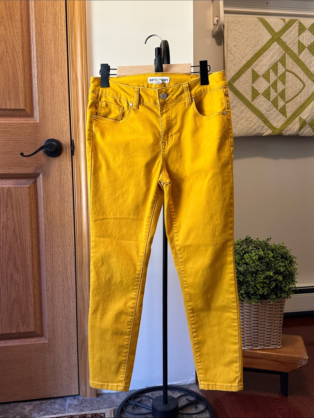 Artisan NY Yellow Skinny Women's Jeans size 8